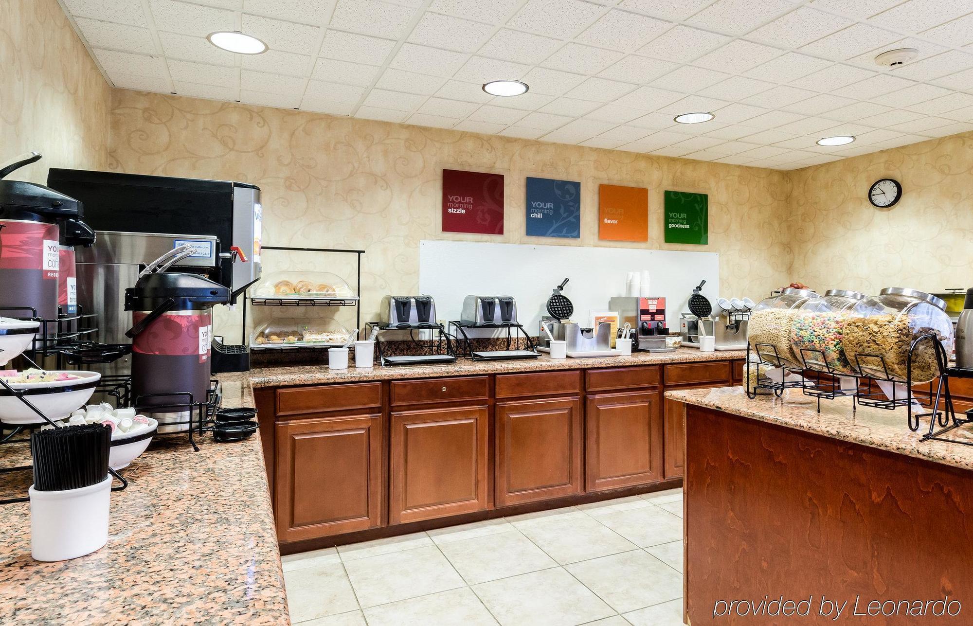 Towneplace Suites By Marriott Hadley Amherst Exterior photo