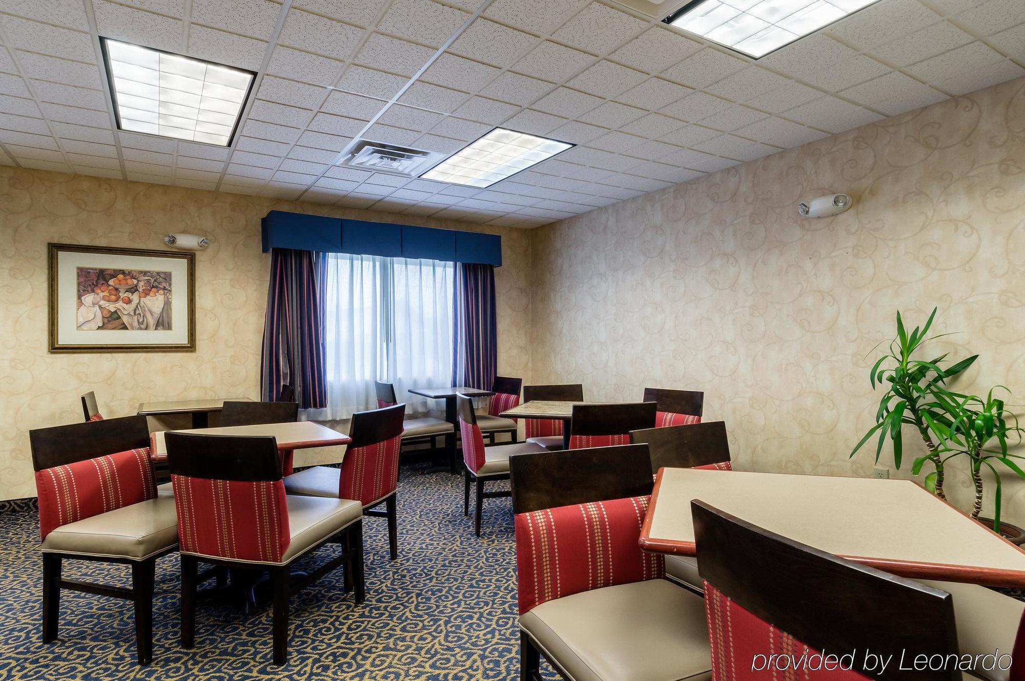 Towneplace Suites By Marriott Hadley Amherst Exterior photo
