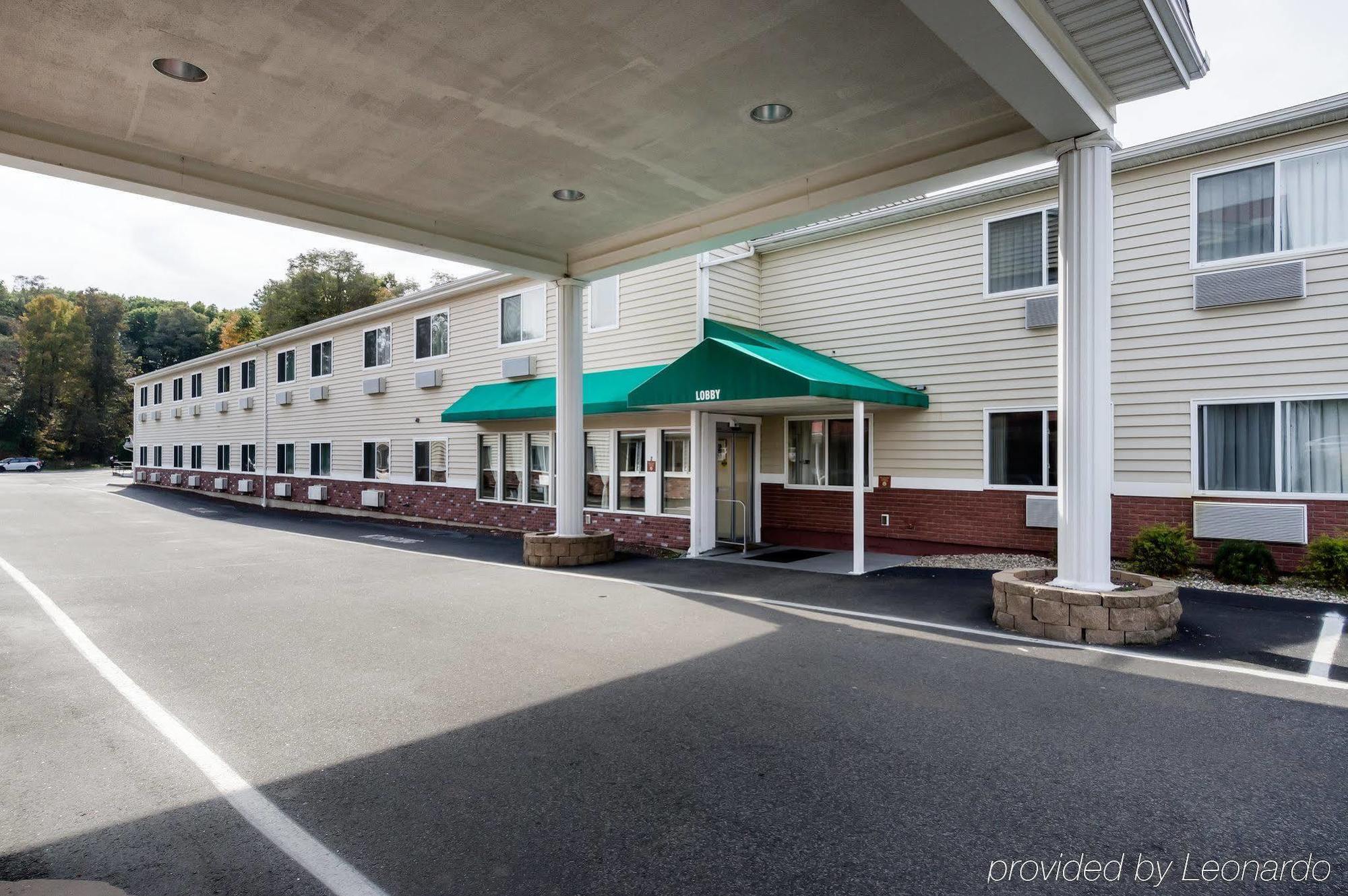Towneplace Suites By Marriott Hadley Amherst Exterior photo